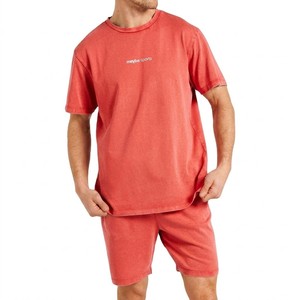 Ensemble coordonné de haute qualité en coton rouge corail vieilli Meyba Sports pour homme, t-shirt coupe décontractée et short assorti. - Product Image 4