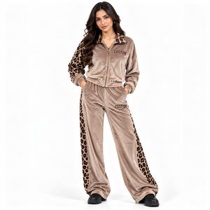 Ensemble de survêtement en velours personnalisé pour femme, imprimé léopard, veste zippée et pantalon large, 2 pièces, fournisseur OEM en gros - Product Image 1