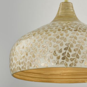 Lámpara colgante de bambú hilado con incrustaciones de concha de capiz hecha a mano, luz colgante para cocina de fábrica vietnamita - Product Image 3