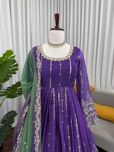 Nouveauté : Pishwas de soirée pour femmes avec broderies, costumes Anarkali indiens et pakistanais de soirée par Sterling Creation - Product Image 6