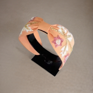 Bandeau Léger Imprimé Floral Pêche, Tissu Doux, Torsadé, pour Femmes et Filles, Ajustement Confortable, Imprimé Floral Tendance - Product Image 1