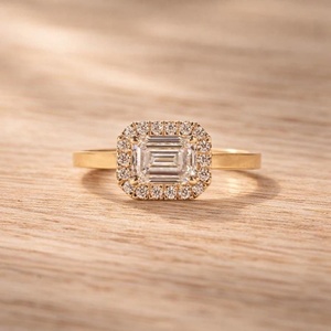 Bague halo en or ou platine avec diamant de laboratoire émeraude IGI 1 carat de haute qualité, style East West, bijou diamanté, cadeau au prix d'usine - Product Image 2