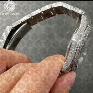 Charm Jewells Reloj redondo de lujo con incrustaciones de diamantes para mujer, acero inoxidable, analógico, de cuarzo, cierre plegable, 42 mm - Product Image 2