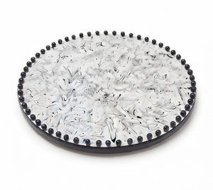 Lazy Susan Redonda de Lujo con Patrón de Mármol y Borde de Cuentas Negras, Diseño Moderno Hecho a Mano para Sala de Estar - Product Image 1