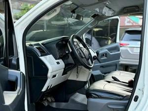 Fourgon de transport multiplaces d'occasion 2021, série Commuter - Product Image 5