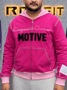Sudadera con capucha rosa MOTIVE para hombre, estilo oversize, de forro polar, con detalles de pedrería y diseño de bolsillo frontal con cremallera. - Product Image 1