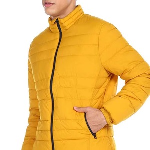 Veste matelassée unisexe jaune en fausse fourrure avec capuche, col montant, fermeture éclair, résistante au vent, décontractée, coupe classique pour l'hiver - Product Image 2