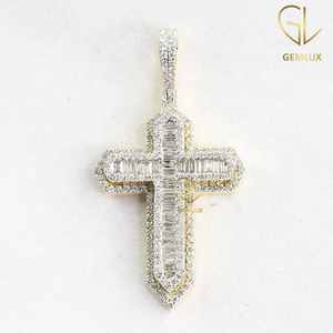 Haute qualité 925 bijoux fins VVS Moissanite diamant 18K plaqué or breloque Baguette croix Design attrayant pendentif pour hommes - Product Image 2