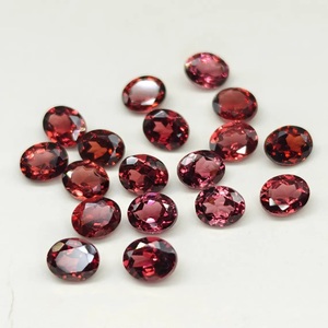 Pierre précieuse grenat du Mozambique scintillant, de forme ovale, naturel, facetté, de qualité supérieure, pour la conception et la fabrication de bijoux - Product Image 3
