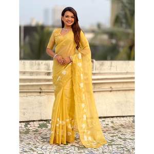 Sari de Seda Satén Chanda Kora Puro con Bordado Floral, Apliques y Borde Calado, Mangas Tres Cuartos - Product Image 6