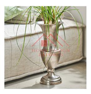 Vase à fleurs en métal fait à la main fini argent Nouveau design Vase en métal fait à la main Dernier design Décor de mariage et d'événements Vase & pots - Product Image 1