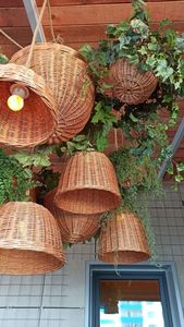 Lanterne suspendue en osier de luxe, faite à la main, en rotin naturel, abat-jour moderne élégant pour la décoration de la maison, des hôtels et des événements - Product Image 3