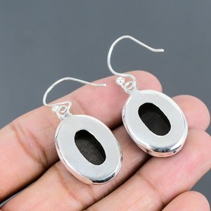 Boucles d'oreilles de luxe faites à la main en obsidienne argentée, en argent sterling 925 avec sertissage clos, bijoux de mode uniques et élégants pour anniversaire et soirée - Product Image 2