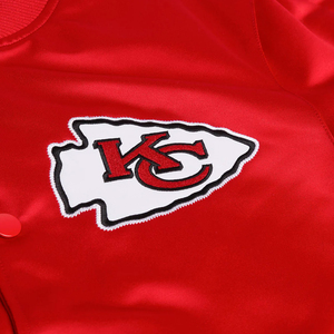 Veste de sport en satin rouge pour homme, vêtements de sport décontractés, col rabattu, coupe régulière, logo brodé sur le devant - Product Image 4