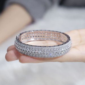 Brazalete de Diamantes Moissanite de Primera Calidad para Mujer, Joyería Fina, Regalo de Aniversario y Compromiso, Disponible para la Venta - Product Image 5
