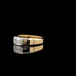Anillo de Compromiso con Diamante Corte Esmeralda para Mujer, Certificado IGI, Piedra Cultivada en Laboratorio, Oro Amarillo de 14K, Color E, Joyería Clásica y Atemporal de Lujo - Product Image 3
