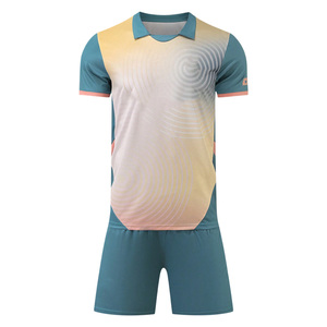 Tenue de football 100 % polyester à séchage rapide, maillot et short d'équipe personnalisés par sublimation, kit de football léger pour l'été, anti-humidité et anti-UV - Product Image 1
