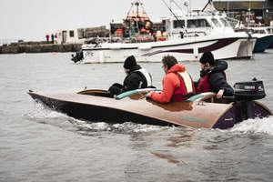 Bateau de course à moteur hors-bord classique en bois Switzer Craft Bullet de 16 pieds, construit sur mesure, pour le sport et les loisirs - Product Image 5