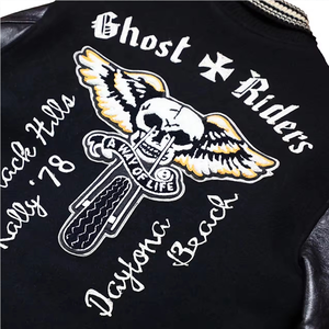 Chaqueta Varsity Clásica para Hombre con Ribete a Rayas y Logotipo, una elección clásica con el icónico ribete de punto a rayas - Product Image 6