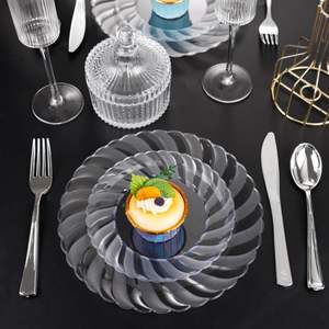 Assiettes à dessert jetables transparentes en plastique de 6 pouces - Biodégradables, écologiques, robustes, qualité supérieure pour gâteaux, bonbons et fêtes - Product Image 5