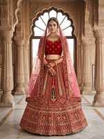 Lehenga de mariage en tissu crêpe de velours de qualité supérieure, orné de détails raffinés, élégance gracieuse, allure saisissante, pour célébrations nuptiales