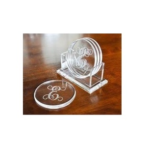 Juego de Posavasos de Acrílico Transparente Personalizados con Monograma, Posavasos Redondos Grabados de Lucite para Decoración del Hogar y Regalos de Boda - Product Image 1