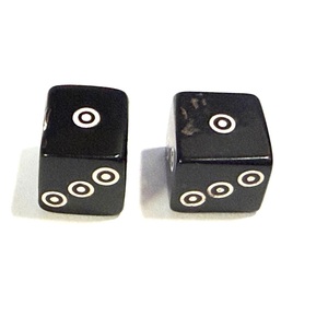 Dés en corne de buffle faits à la main, dés de jeu artisanaux naturels, dés carrés polis pour jeux de rôle et jeux de société - Product Image 1