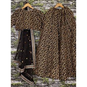 Black Zari Embroidered Silk Bridal Lehenga Choli for Plus Size <b>Bride</b> - Product Image 4