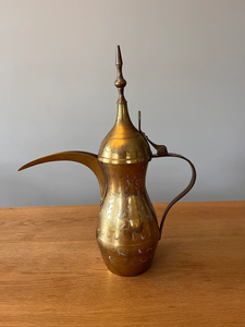 Hot Selling Customized Gold Color Vintage Turkish Brass Coffee Pot for Hotel & Home Use Serving <b>Tea</b> & Water Arabic Dallah <b>Kettle</b> - Product Image 6