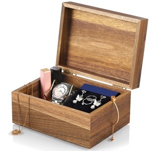 Boîte de rangement pour perles de prière en bois de pin avec serrure |   Boîte à prières en bois en gros, Inde - Product Image 5