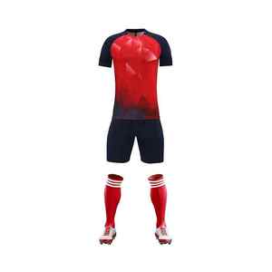 Maillot de football court personnalisé pour supporters et joueurs – Nouvelle saison – Ensemble de football rouge et blanc pour club – 100 % polyester respirant – Tenue d'équipe - Product Image 2
