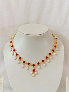 Juego de Collar y Aretes de Perlas con Piedras Rojas Chapados en Oro Real, Joyería Nupcial India Premium para Mujeres y Niñas, Venta al Por Mayor - Product Image 2