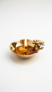 Lampe à huile traditionnelle en laiton, Diya ronde avec décor floral, artisanat métallique pour les cérémonies religieuses de Diwali, Noël et Ramadan - Product Image 4