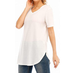T-shirt pour femme, longueur standard, tendance, style décontracté urbain, confortable pour le quotidien / T-shirt décontracté pour femme, longueur standard, élégant - Product Image 4