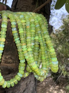 Cuentas de Ópalo Etíope Verde AAA, Lisas y en Forma de Rondelle, de 5.5-6.5mm, Color Loro, Cuentas de Ópalo de Fuego, Hilo de Cuentas de Ópalo Verde - Product Image 1