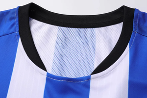 Conjunto de Uniforme de Fútbol Unisex Azul y Blanco a Rayas, Manga Corta, Pantalones Cortos, Calcetines, Espinilleras, Transpirable, Ecológico, Secado Rápido, Verano - Product Image 5