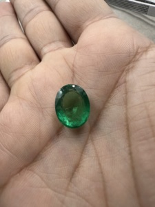 Esmeralda Zambiana Natural de 6.41 quilates, Corte Ovalado, Verde Intenso, Piedra Preciosa Suelta para Joyería - Product Image 2