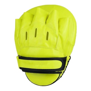 Guantes y Almohadillas Curvos para Entrenamiento de Karate, MMA, Kickboxing y Artes Marciales para Entusiastas del Boxeo - Product Image 1