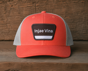 Gorra trucker de malla tejida al por mayor, de 6 paneles, de alta calidad, con perfil medio estructurado y visera curva, hecha en Vietnam. - Product Image 1