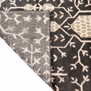 Alfombra Decorativa Personalizada DECORDEC de Lana Negra y Marfil Ecológica con Motivos Botánicos de Árboles y Capullos de Semillas para Sala de Estar de Hotel o Villa - Product Image 5