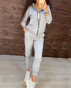 Ensemble de survêtement streetwear personnalisé pour femme, deux pièces, 100 % coton molletonné, à capuche avec cordon de serrage, longueur intégrale, respirant, écologique, vierge - Product Image 3