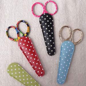 Tijeras Profesionales de Acero Inoxidable para Bordado a Plasma con Funda para Diestros, Duraderas para Arte de Uñas y Tejido - Product Image 1