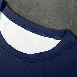 Maillot de football américain personnalisé avec numéros dorés, manches à double rayure, coupe performance, OEM, vente en gros, qualité supérieure - Product Image 4