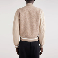 Veste varsity en laine beige pour homme avec logo G brodé, col montant, coupe classique, style streetwear d'hiver