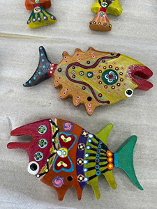 งานฝีมือแกะสลักไม้แอชลายสัตว์สีสันสดใส งานแฮนด์เมดแท้จากลูน่า ของตกแต่งผนังแบบแขวน ของสะสม งานศิลปะที่ยั่งยืน - Product Image 4
