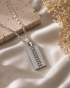 Colgante de Barra de Diamantes en Oro Blanco, Joyería Minimalista de Lujo - Product Image 1