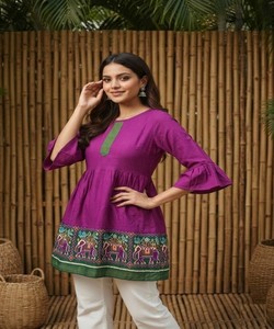 เสื้อผ้าไหมเดลต้าทันสมัยสีพื้นเรียบสำหรับใส่ทุกวัน ราคาขายส่ง เสื้อผ้าชาติพันธุ์ สีชมพู - Product Image 4