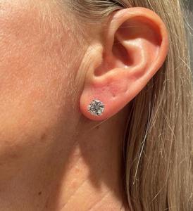 Boucles d'oreilles clous de luxe en or 14 carats avec diamant de laboratoire rond de 3 carats, bijoux classiques en diamant fin, cadeau pour femme, anniversaire de mariage - Product Image 2