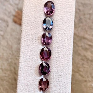 Spinelle Naturelle Gemme en Pierre Brute, Taille Ovale Indienne, Qualité Exceptionnelle, Couleur Violet Doux, Certifiée par un Certificat Tierce Partie, Idéale pour la Joaillerie Fine - Product Image 1