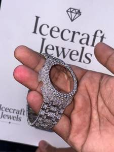 Ensemble de boîtier et bracelet de montre de luxe haut de gamme avec pierres de moissanite VVS serties à la main - Product Image 3